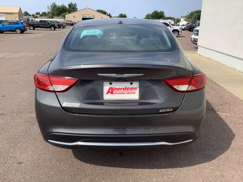 Used 2015 Chrysler 200 Limited w/ Convenience Group FWD image 5