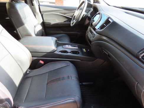 Used 2024 Honda Passport TrailSport image 12