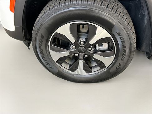 Used 2022 Jeep Grand Cherokee Limited 4xe image 11