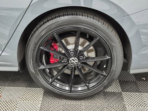 Used 2024 Volkswagen Jetta GLI 40th Anniversary Edition image 8