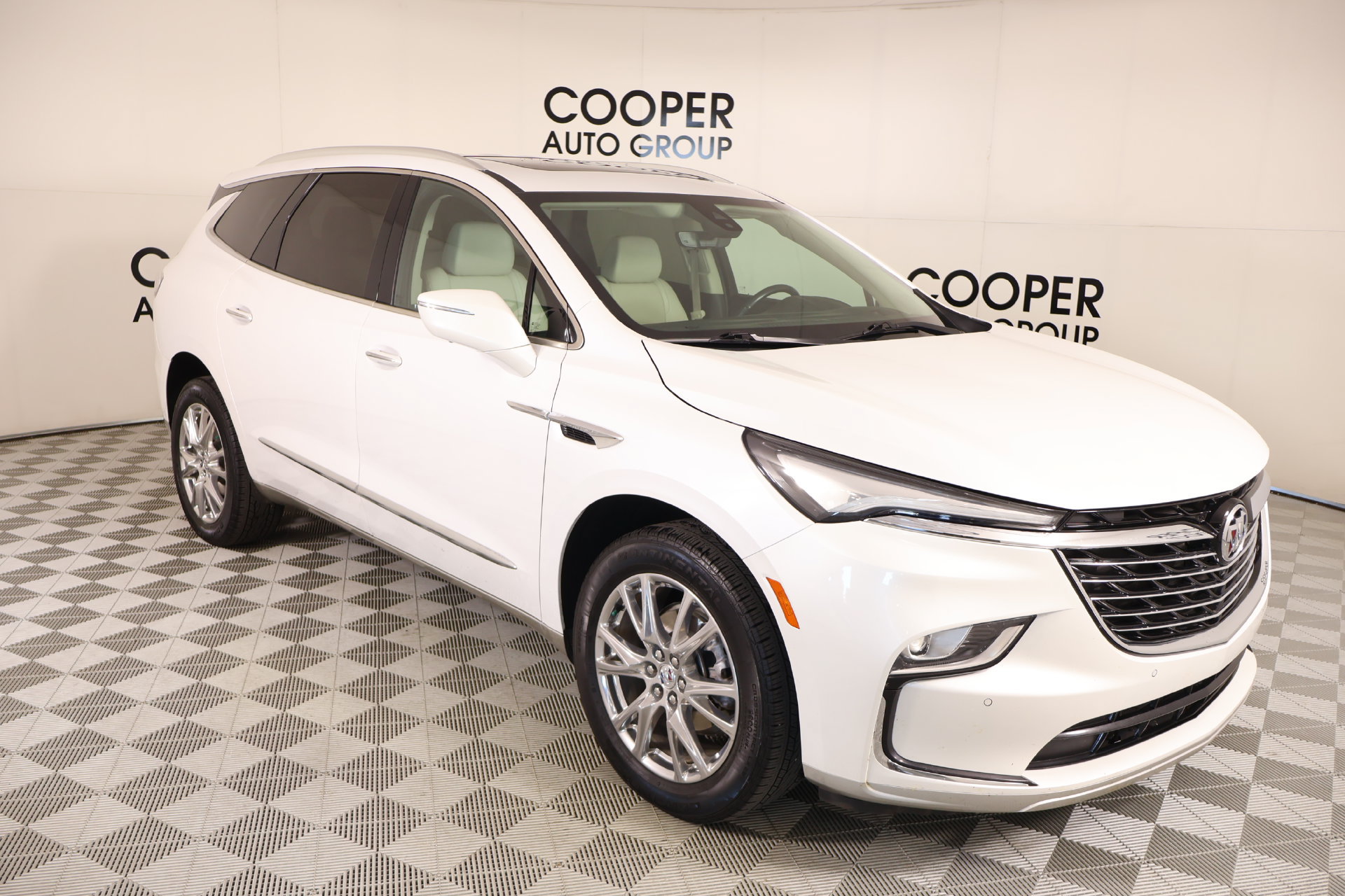 Used 2023 Buick Enclave Premium w/ Experience Buick Package FWD image 1