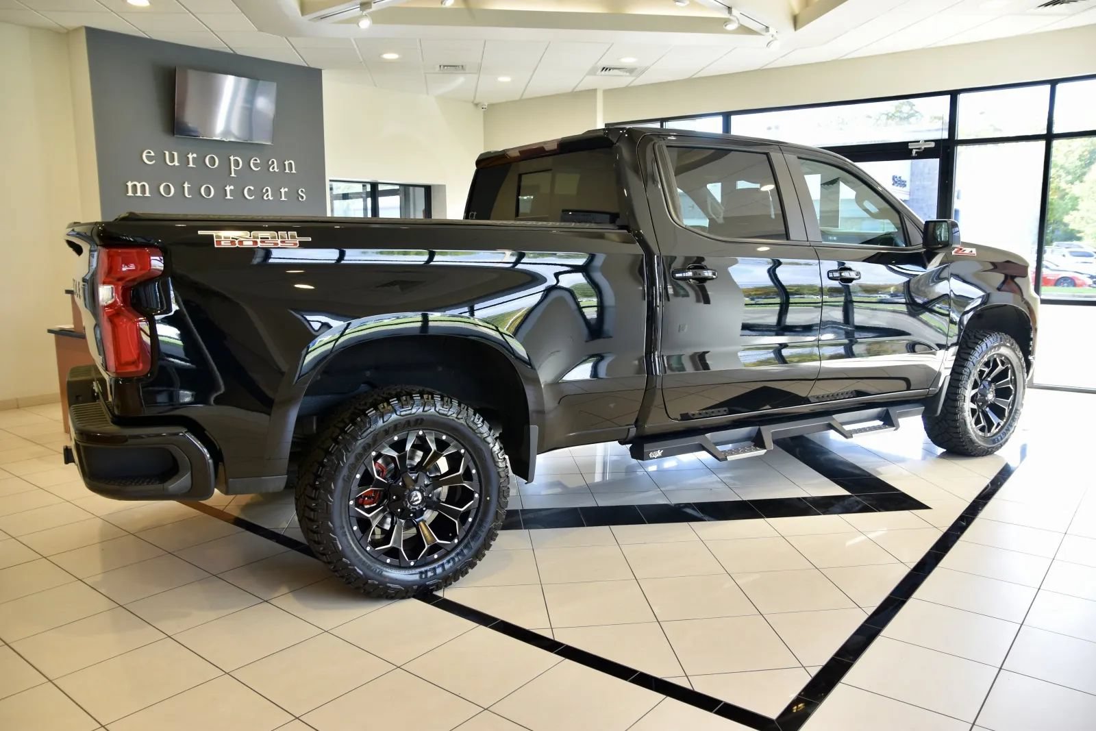 Used 2019 Chevrolet Silverado 1500 LT Trail Boss AWD/4WD image 7