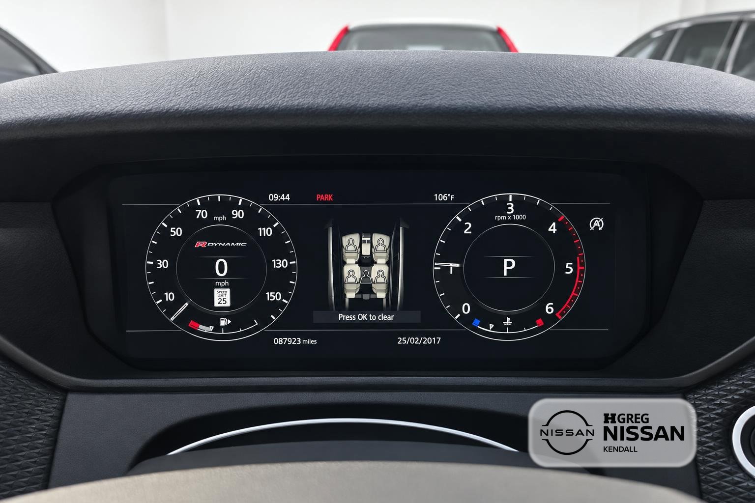 Used 2018 Land Rover Range Rover Velar R-Dynamic SE AWD/4WD image 9