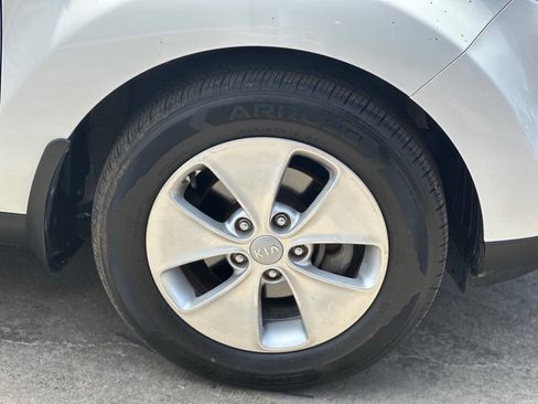 Used 2016 Kia Soul FWD image 4