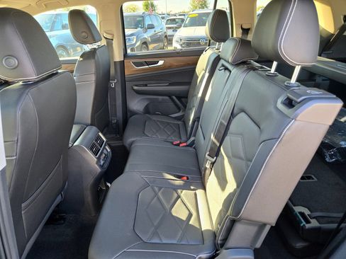 New 2026 Volkswagen Atlas SE image 7
