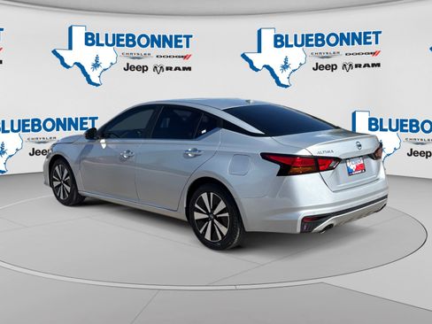 Used 2022 Nissan Altima 2.5 SV w/ SV Premium Package FWD image 7