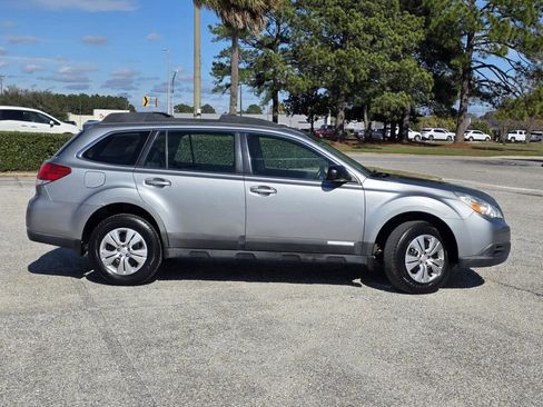 Used 2011 Subaru Outback 2.5i image 30