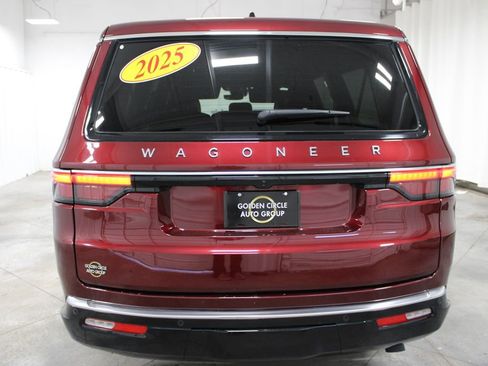 Used 2025 Jeep Wagoneer L Series II w/ 8-pass Seating Package image 8