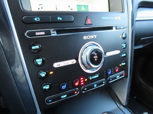 Used 2018 Ford Explorer Sport w/ Equipment Group 401A image 24