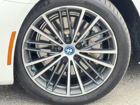 Certified 2023 BMW 530e xDrive w/ Premium Package image 7