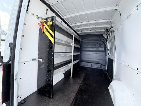Used 2019 Freightliner Sprinter 2500 RWD image 22