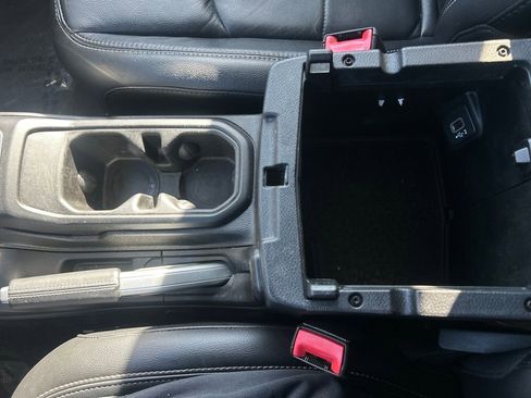 Used 2018 Jeep Wrangler Unlimited Sahara w/ Cold Weather Group image 23