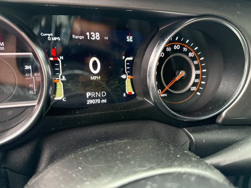 Used 2021 Jeep Wrangler Unlimited Sahara AWD/4WD image 8
