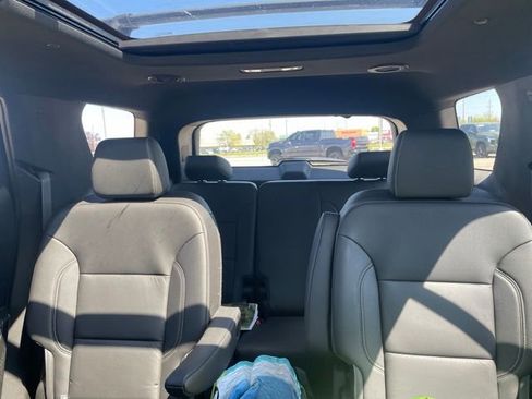 Used 2022 Chevrolet Traverse LT w/ LT Premium Package AWD/4WD image 15
