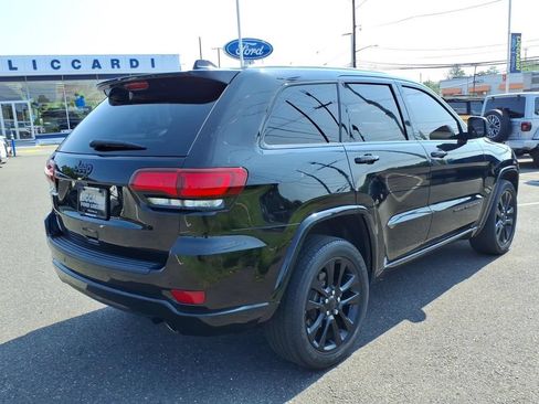 Used 2019 Jeep Grand Cherokee Altitude AWD/4WD image 6