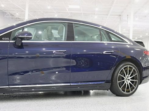 Used 2023 Mercedes-Benz EQS 580 4MATIC Sedan image 3