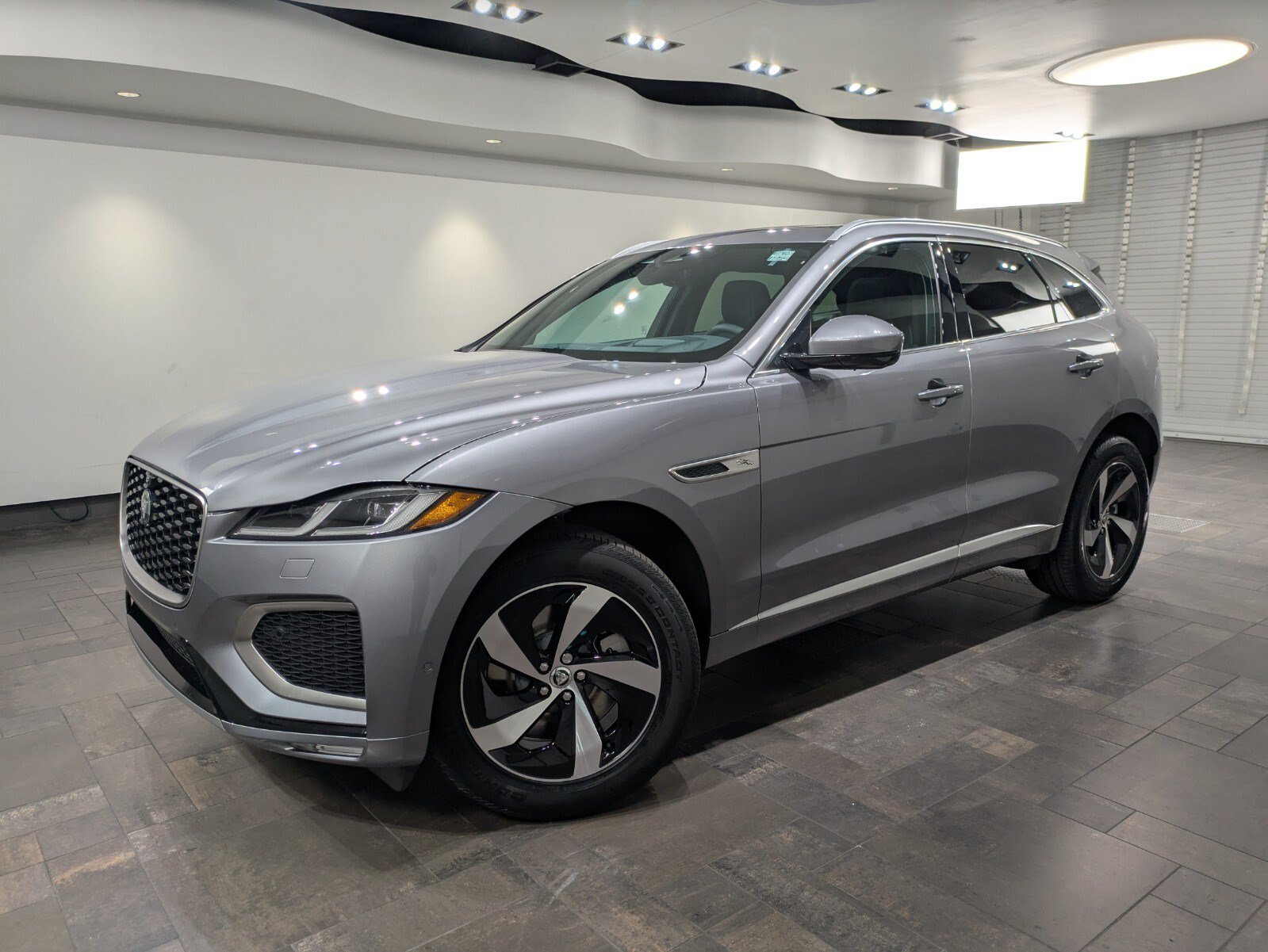 New 2026 Jaguar F-PACE R-Dynamic S AWD/4WD image 1