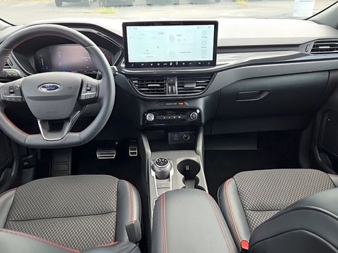 Used 2024 Ford Escape ST-Line w/ Tech Pack #1 AWD/4WD image 9