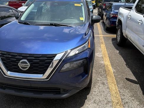 Used 2021 Nissan Rogue S FWD image 2