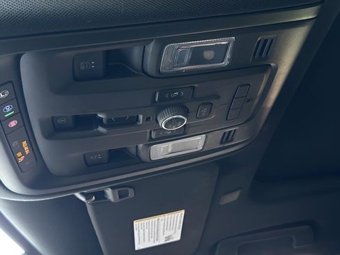 Used 2022 GMC Yukon XL Denali image 39