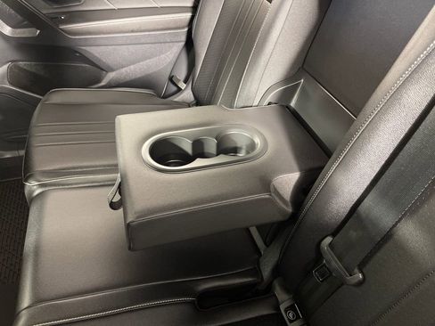 Used 2022 Volkswagen Tiguan SE R-Line image 30