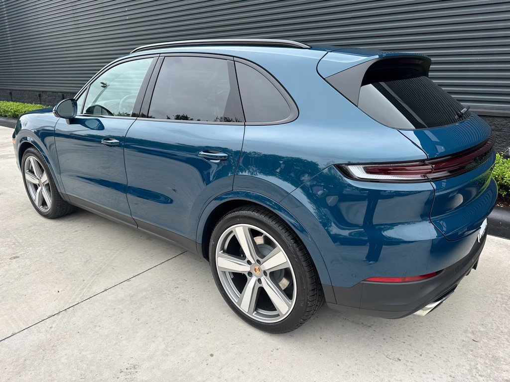 Certified 2026 Porsche Cayenne AWD/4WD image 3