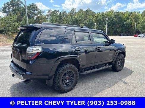Used 2022 Toyota 4Runner TRD Off-Road Premium w/ Moonroof Package AWD/4WD image 7