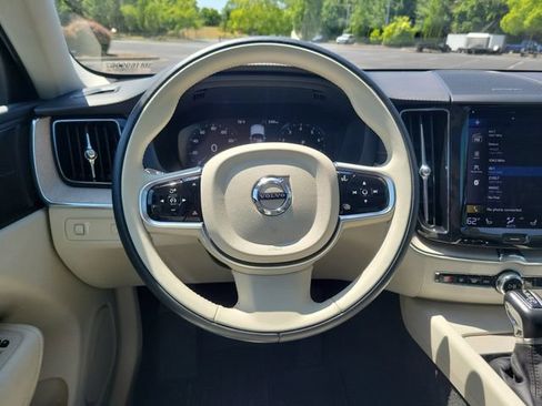 Used 2021 Volvo XC60 T6 Inscription w/ Advanced Package AWD/4WD image 10