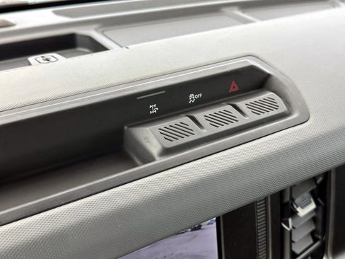 Used 2022 Ford Bronco Base image 27