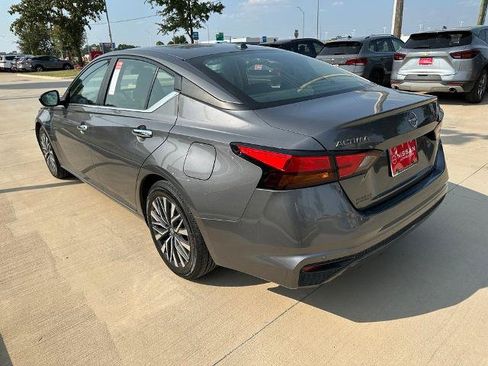 Certified 2025 Nissan Altima 2.5 SV FWD image 9