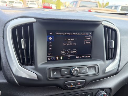 Used 2024 GMC Terrain SLE FWD image 6