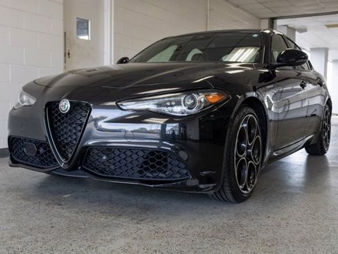 Used 2022 Alfa Romeo Giulia Veloce image 24
