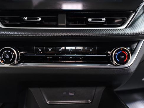 Used 2025 Chevrolet Equinox LT image 14