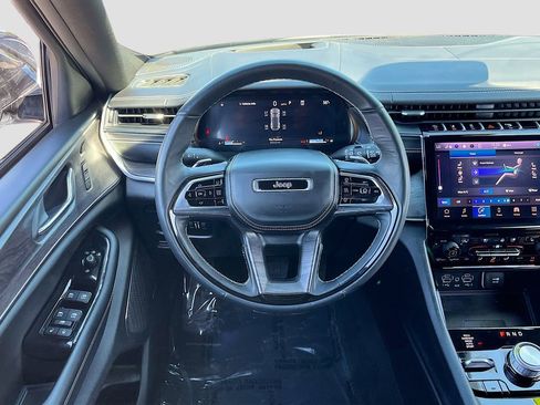 Certified 2025 Jeep Grand Cherokee Overland w/ Adv Protech Group III AWD/4WD image 24