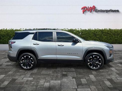 Used 2026 Chevrolet Equinox RS FWD image 8
