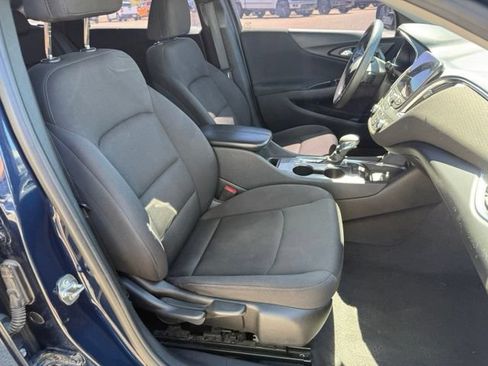 Used 2021 Chevrolet Malibu LT FWD image 32