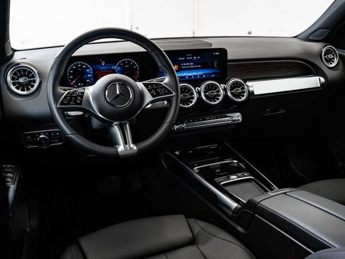 Certified 2026 Mercedes-Benz GLB 250 4MATIC image 4
