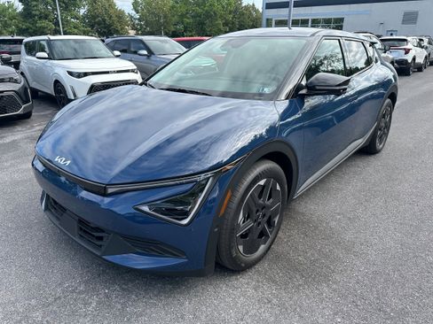 New 2025 Kia EV6 Light w/ Light LR Technology Package image 1
