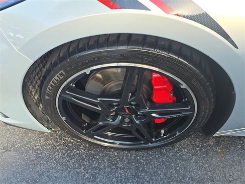 Used 2021 Chevrolet Corvette Stingray Premium Conv w/ Z51 Performance Package image 6