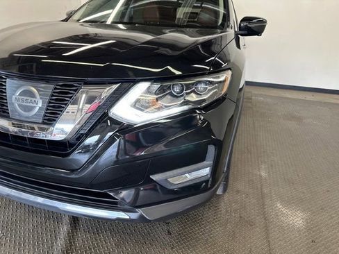 Used 2017 Nissan Rogue SL w/ SL Premium Package image 5