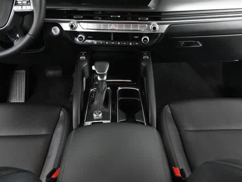 Used 2024 Kia Telluride S image 17