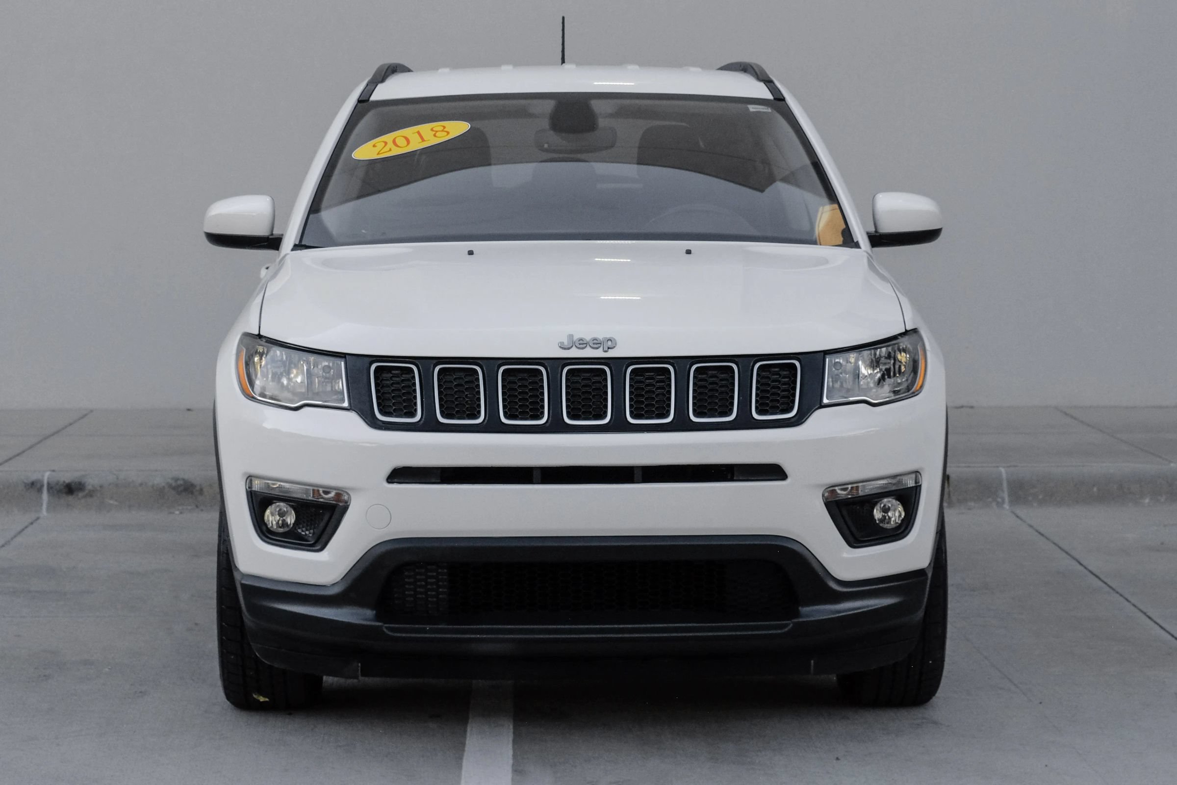 Used 2018 Jeep Compass Latitude w/ Popular Equipment Group AWD/4WD image 5