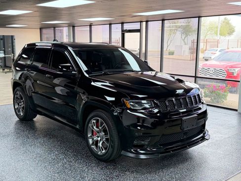 Used 2018 Jeep Grand Cherokee SRT image 5