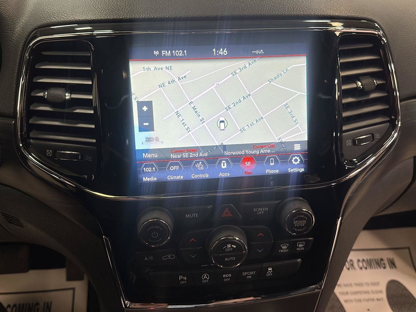 Used 2020 Jeep Grand Cherokee Altitude AWD/4WD image 21