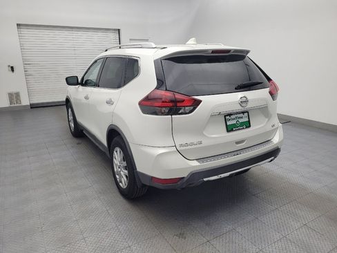 Used 2018 Nissan Rogue SV image 5