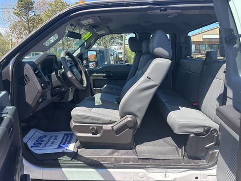 Used 2014 Ford F250 XL w/ Power Equipment Group AWD/4WD image 18
