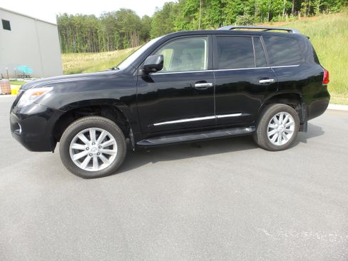 Used 2011 Lexus LX 570 4WD image 85