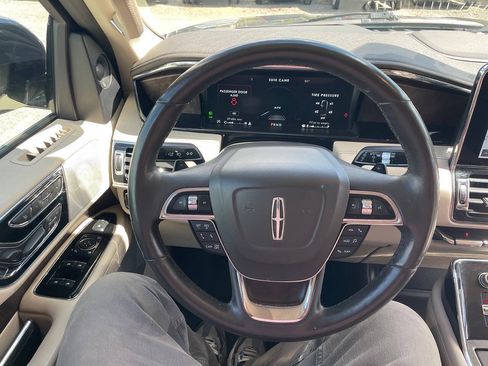 Used 2021 Lincoln Navigator L Reserve w/ Luxury Package AWD/4WD image 20