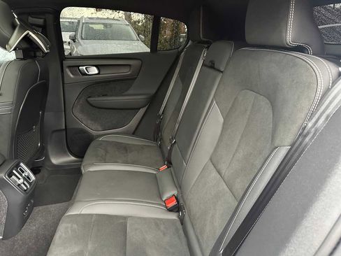 Certified 2023 Volvo C40 P8 Recharge Ultimate image 16