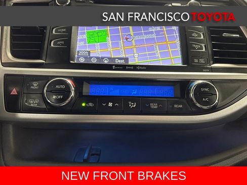 Used 2018 Toyota Highlander SE image 29